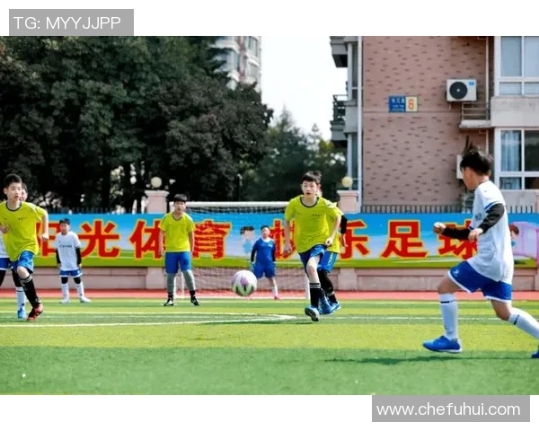 小学生足球表演视频展现青春活力与团队精神的精彩瞬间